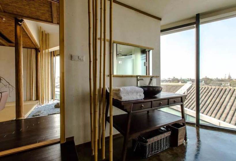 בית מלון כפרי Shanghai Zhuli Kosa Spring Resort