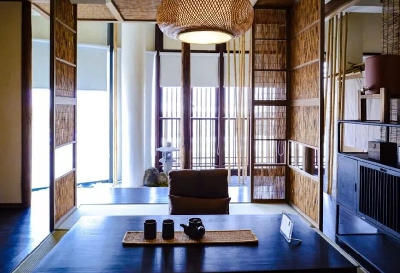 בית מלון כפרי Shanghai Zhuli Kosa Spring Resort