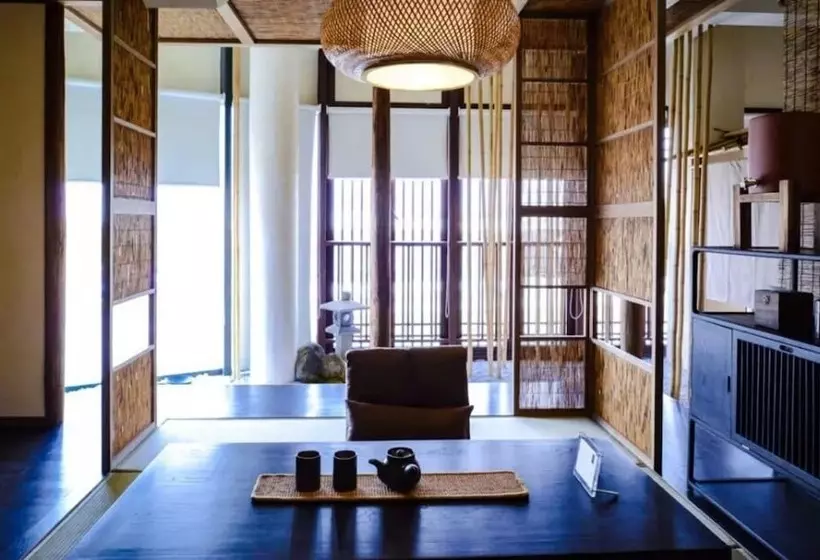 Hotelli Shanghai Zhuli Kosa Spring Resort