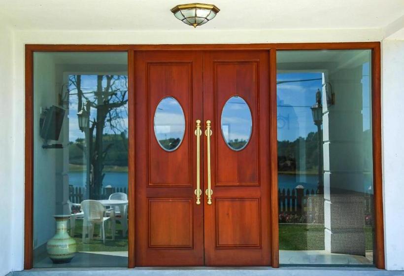 בית מלון כפרי Royal Lake