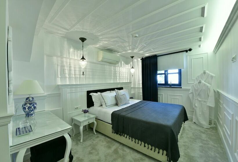 簡易ホテル Siyah Lale Cunda 1841