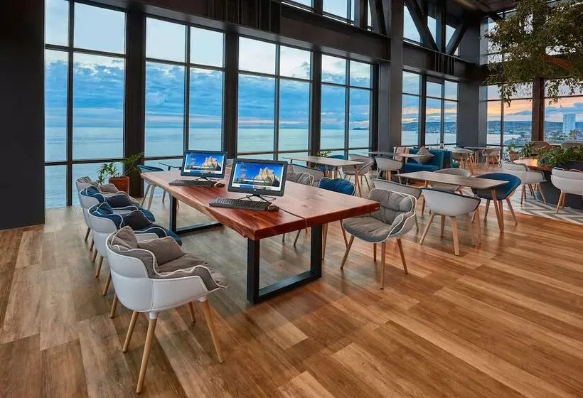 Hotelli City Express Plus By Marriott Ensenada