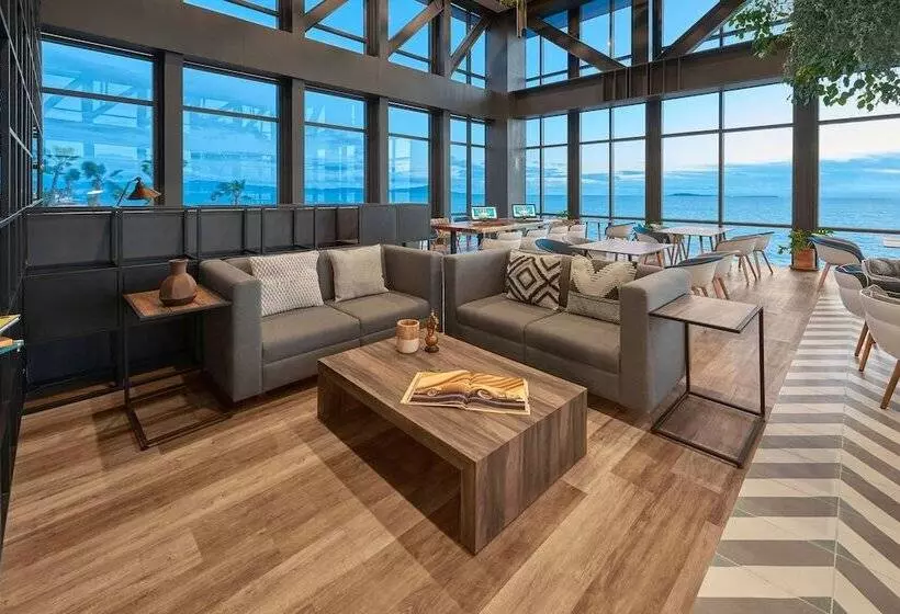 Hotelli City Express Plus By Marriott Ensenada