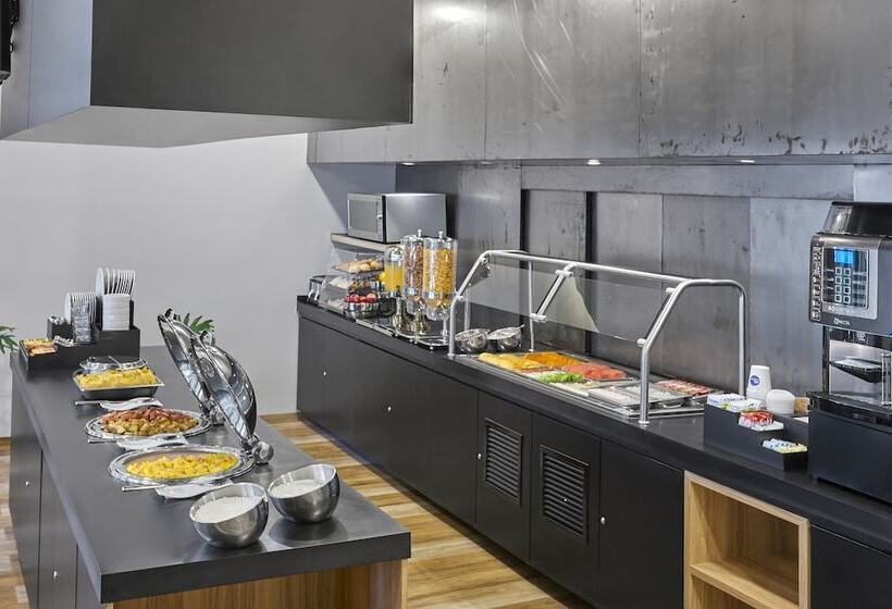 호텔 City Express Plus By Marriott Ensenada