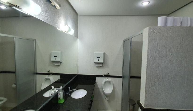 فندق Escarpas Do Lago Capitolio