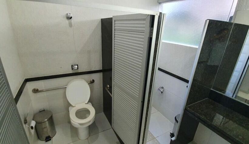 فندق Escarpas Do Lago Capitolio