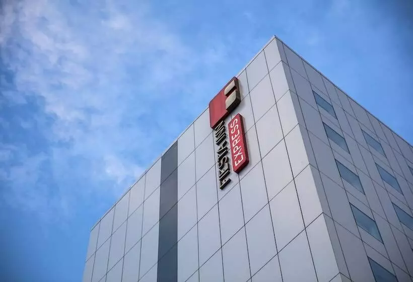 ホテル Fiesta Inn Express Monterrey Centro