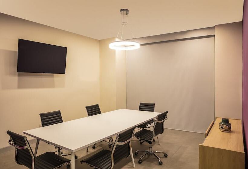 فندق Fiesta Inn Express Monterrey Centro