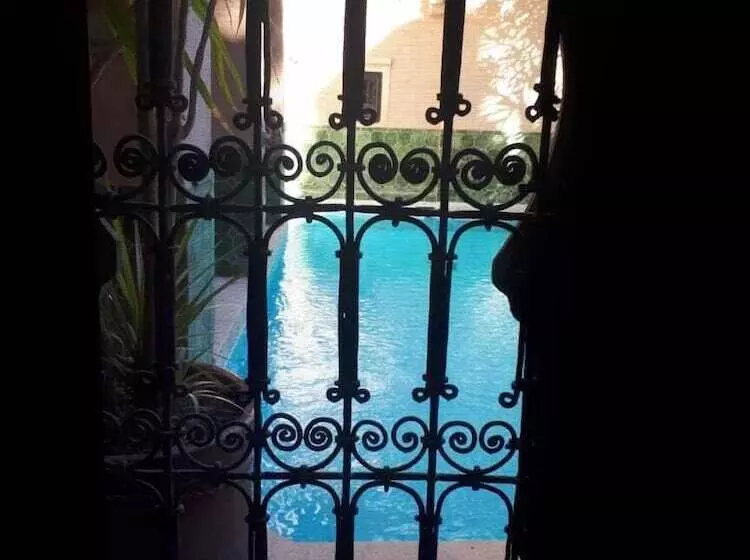 هتل Hôtel Riad Dar Daïf