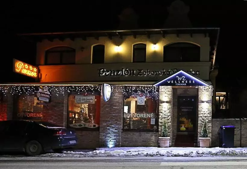 ペンション Penzion & Wellness Zoborska