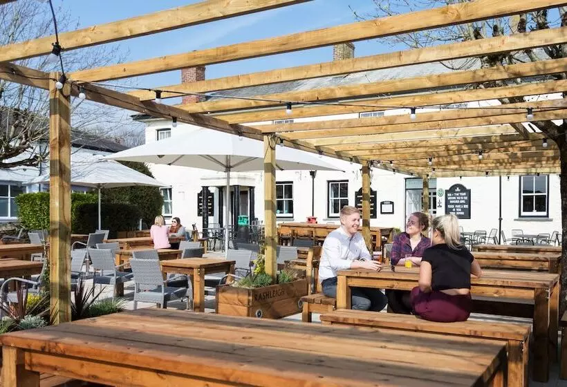 Retkeilymaja Rashleigh Arms