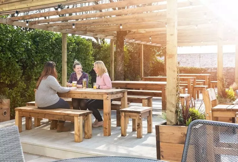 Retkeilymaja Rashleigh Arms