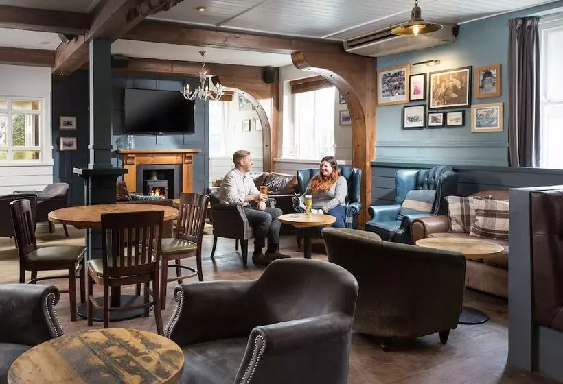 Retkeilymaja Rashleigh Arms