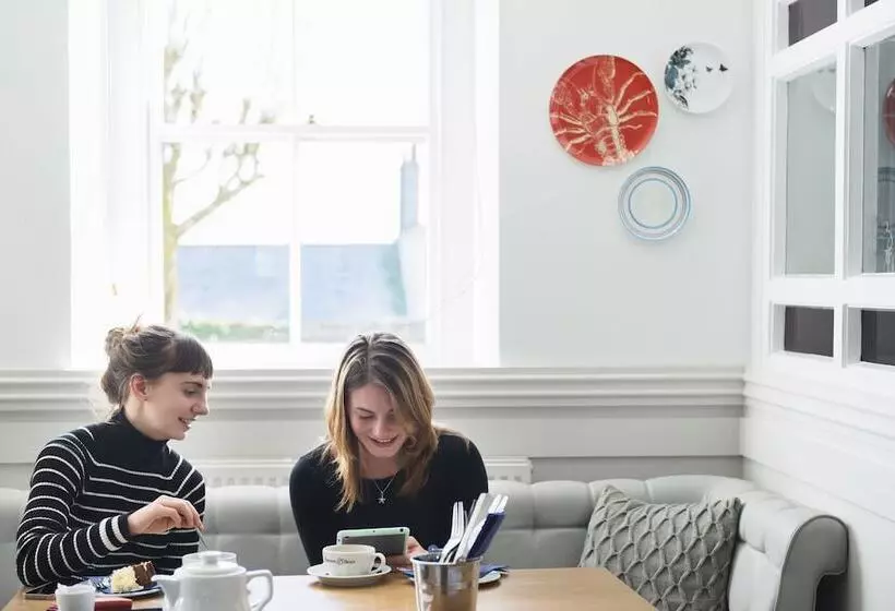 Retkeilymaja Rashleigh Arms