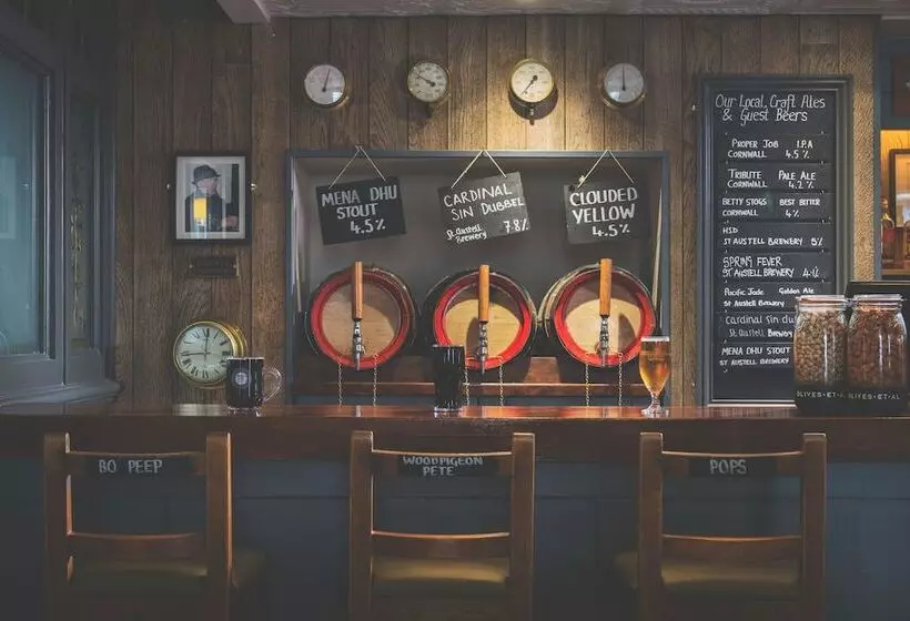 Retkeilymaja Rashleigh Arms