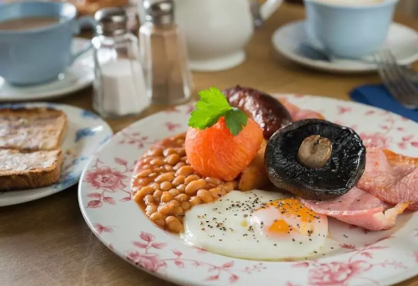 Retkeilymaja Rashleigh Arms