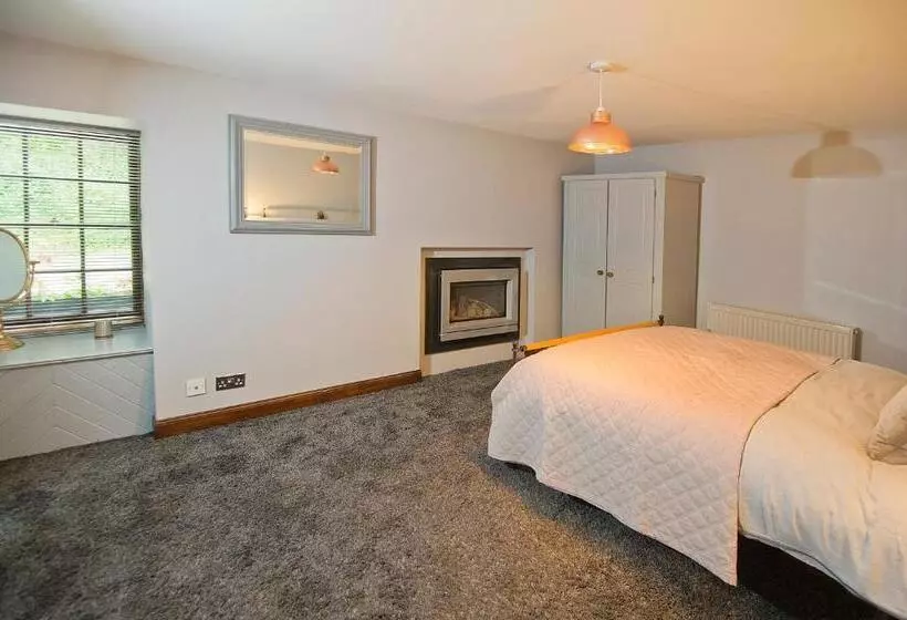 Retkeilymaja The Falls Of Dochart Inn