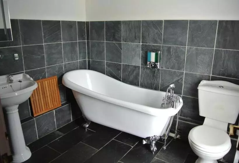 Retkeilymaja The Falls Of Dochart Inn