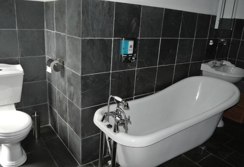 호스텔 The Falls Of Dochart Inn