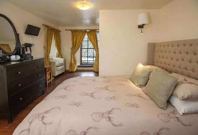 Retkeilymaja The Falls Of Dochart Inn