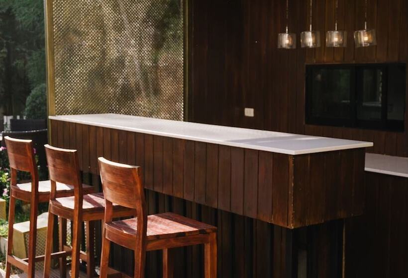 בית מלון כפרי B2 Riverside Premier Resort