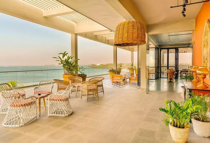 ホテル Blue Beach Galle