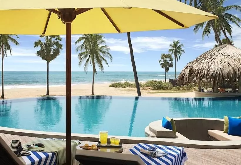 Hotelli Jetwing Surf