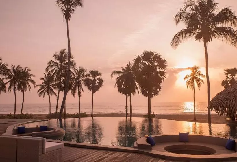 Hotelli Jetwing Surf