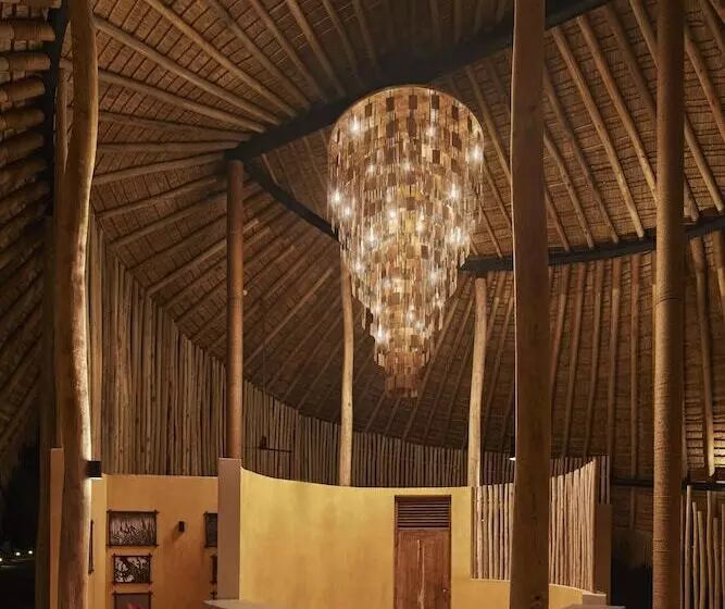 Hotelli Jetwing Surf