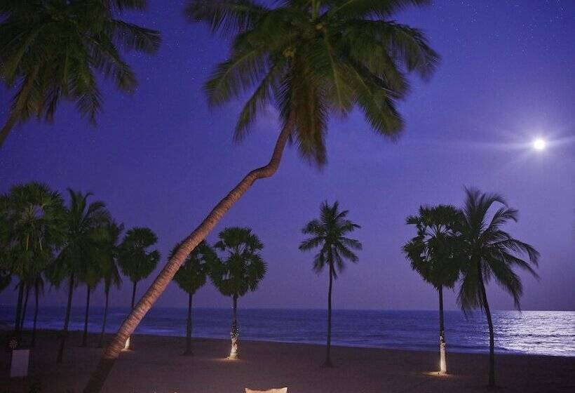 בית מלון כפרי Jetwing Surf