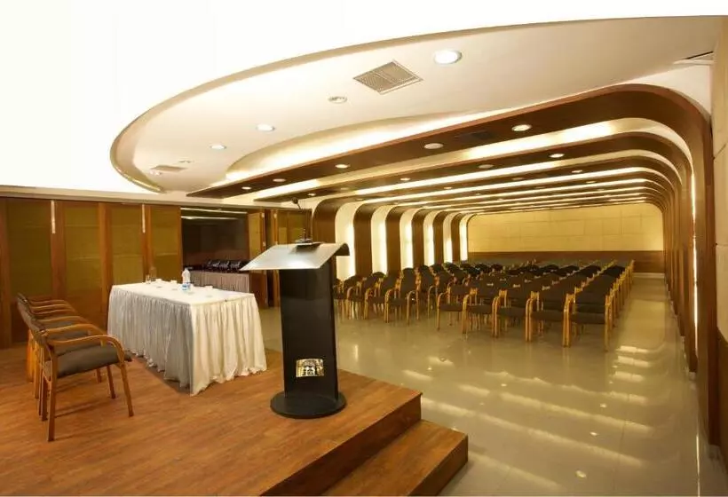 ホテル Malabar Residency