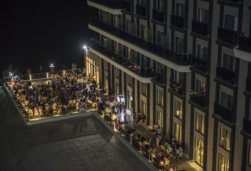 בית מלון כפרי May Thermal Resort Spa