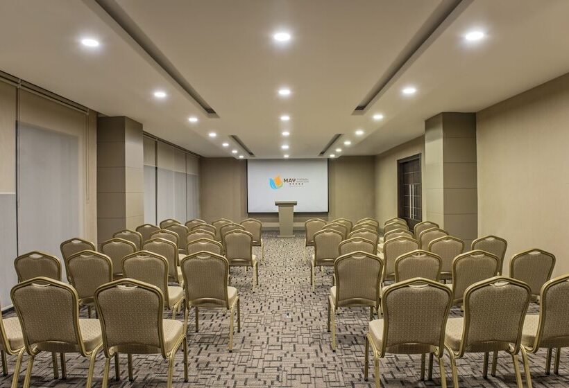 בית מלון כפרי May Thermal Resort Spa