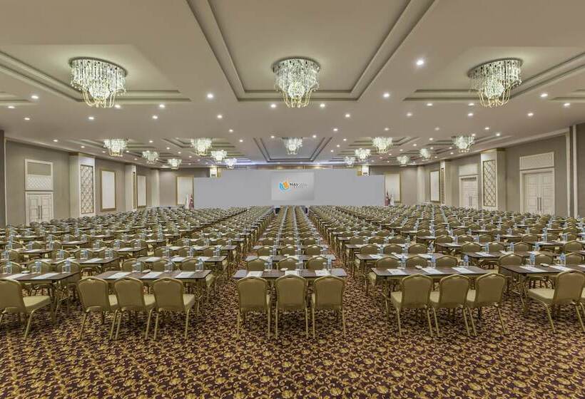 בית מלון כפרי May Thermal Resort Spa