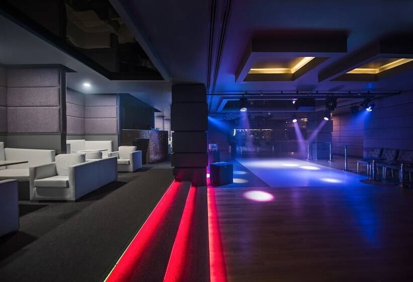 בית מלון כפרי May Thermal Resort Spa