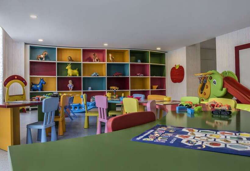 בית מלון כפרי May Thermal Resort Spa