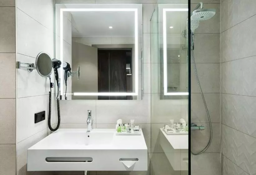 هتل NH Collection Antwerp Centre