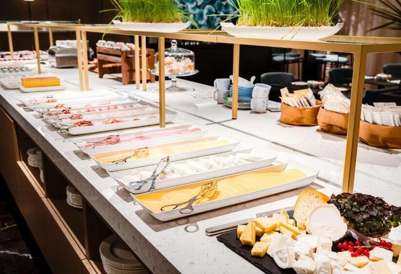 فندق NH Collection Antwerp Centre