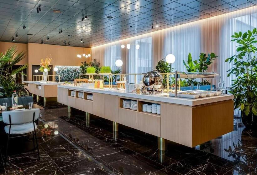 فندق NH Collection Antwerp Centre