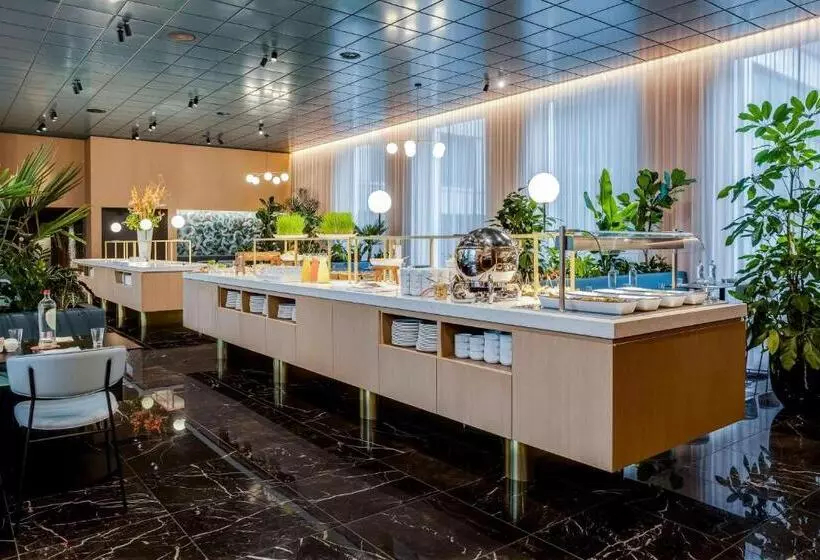 هتل NH Collection Antwerp Centre