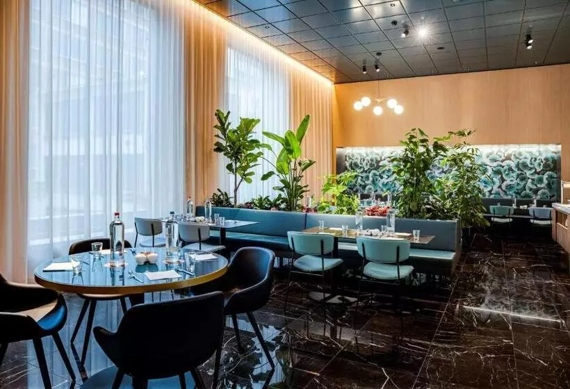 هتل NH Collection Antwerp Centre