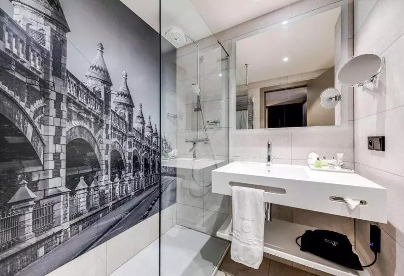 هتل NH Collection Antwerp Centre