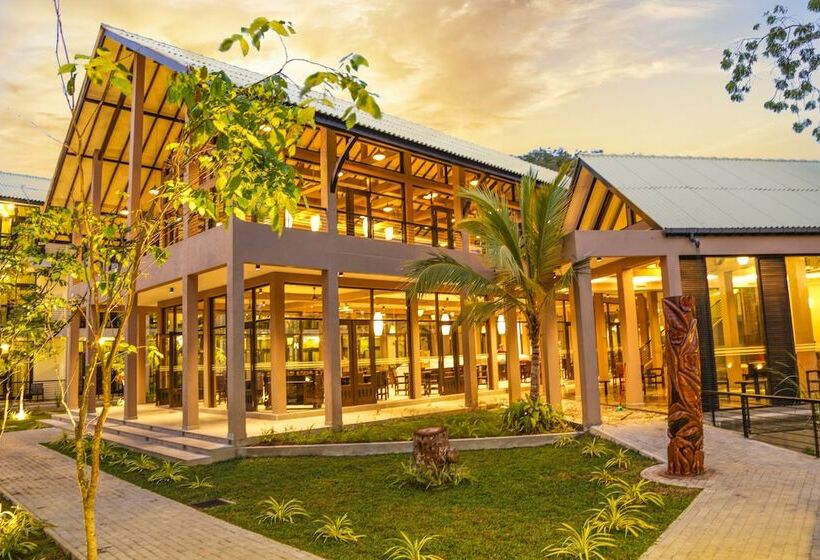 בית מלון כפרי Oak Ray Wild Yala