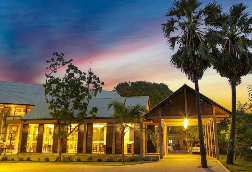 בית מלון כפרי Oak Ray Wild Yala