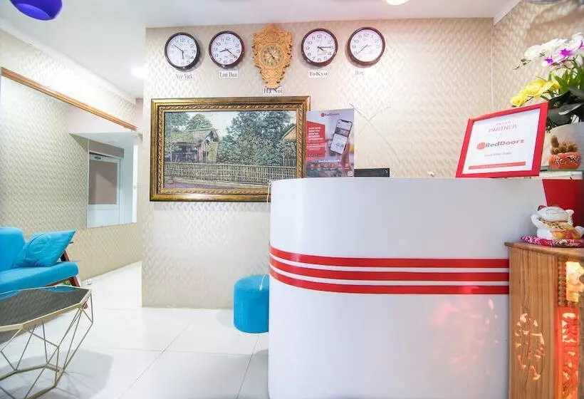 هتل Reddoorz Near Tan Son Nhat Airport 3