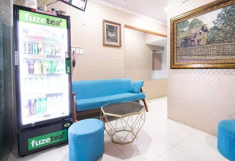 هتل Reddoorz Near Tan Son Nhat Airport 3