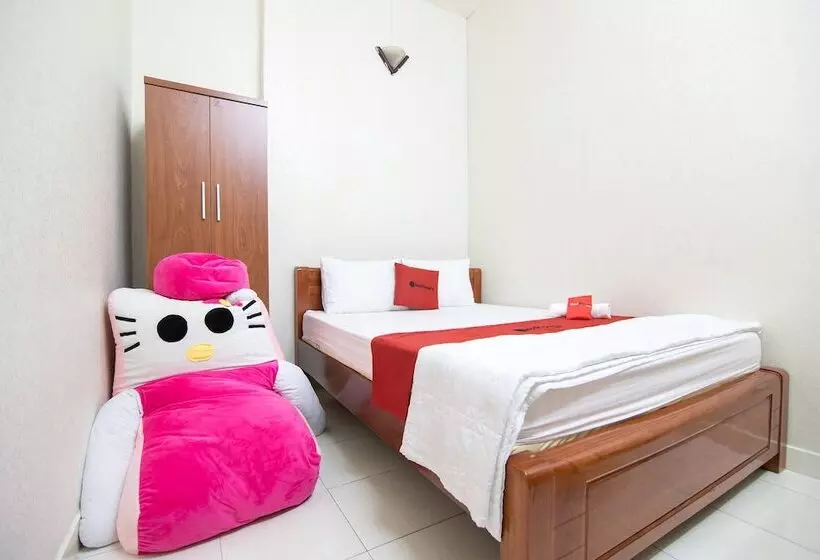 هتل Reddoorz Near Tan Son Nhat Airport 3