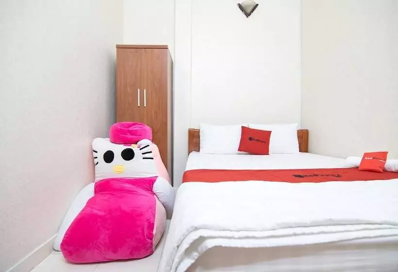 هتل Reddoorz Near Tan Son Nhat Airport 3