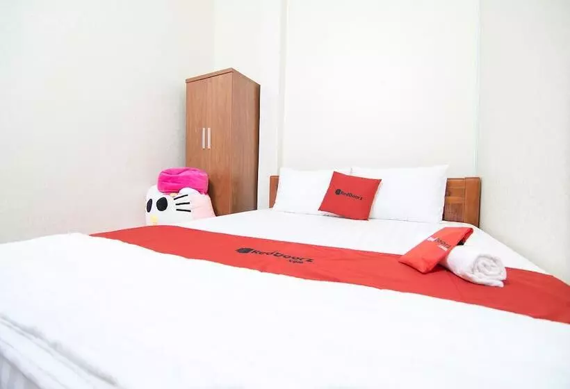 هتل Reddoorz Near Tan Son Nhat Airport 3