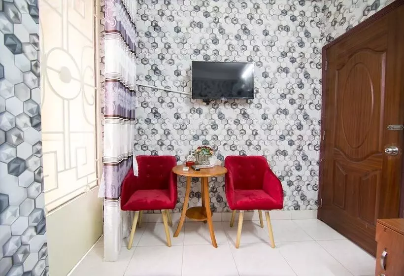 هتل Reddoorz Near Tan Son Nhat Airport 3
